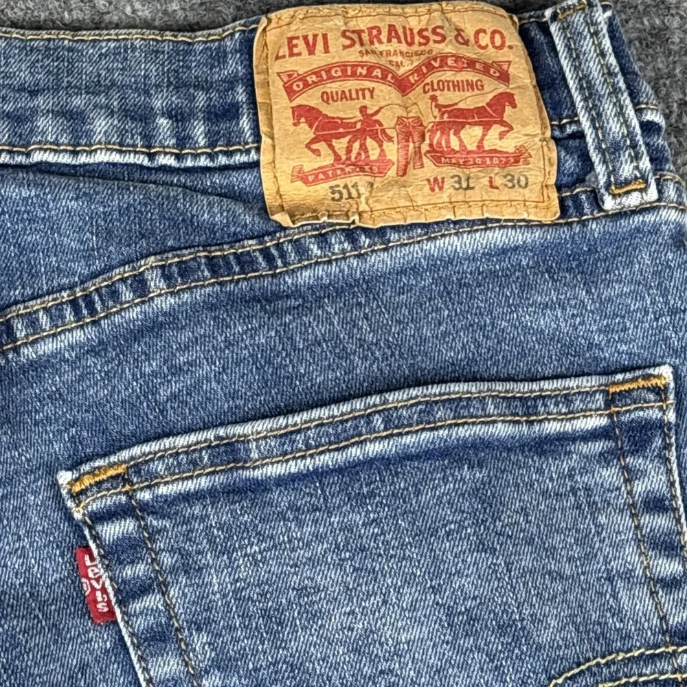 Levi's 511 Men's Slim Fit Jeans Size 31x30 Medium Wash Blue Denim